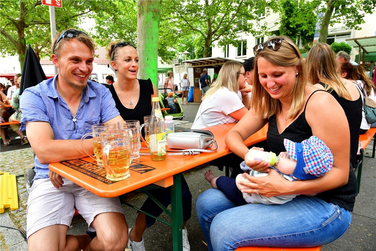 Herrenberg Stadtfest / Feature "Jedem seinen Schoppen"? / Foto: Holom