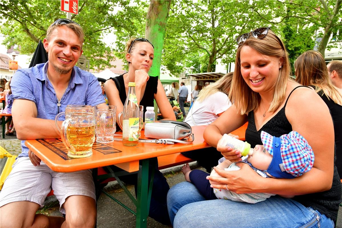 Herrenberg Stadtfest / Feature "Jedem seinen Schoppen"? / Foto: Holom