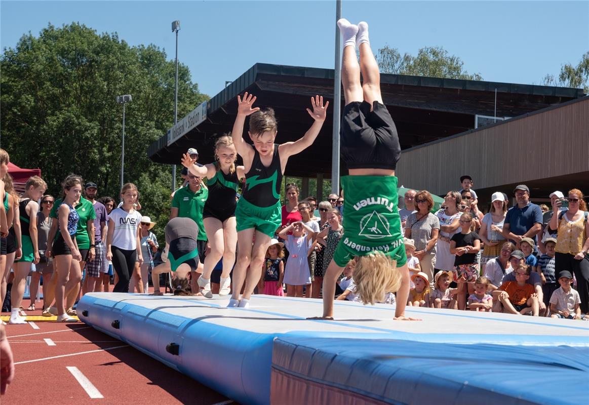 Herrenberg, VfL Center, Eröffnungstag, Show-Vorführungen,  Turnverein,  GB-Foto:...