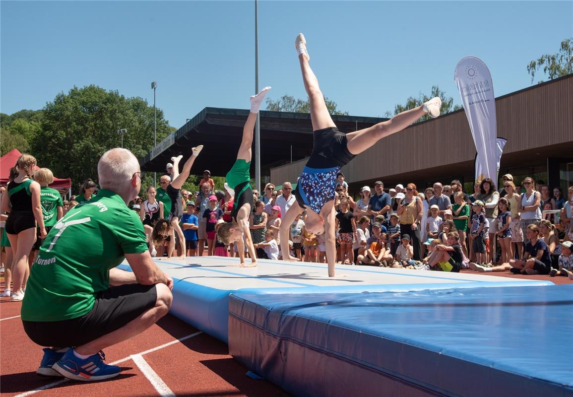 Herrenberg, VfL Center, Eröffnungstag, Show-Vorführungen,  Turnverein,  GB-Foto:...