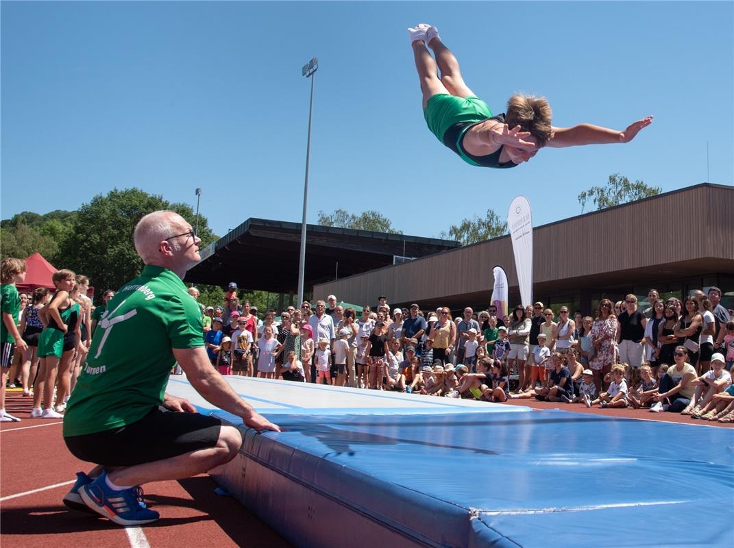 Herrenberg, VfL Center, Eröffnungstag, Show-Vorführungen,  Turnverein,  GB-Foto:...