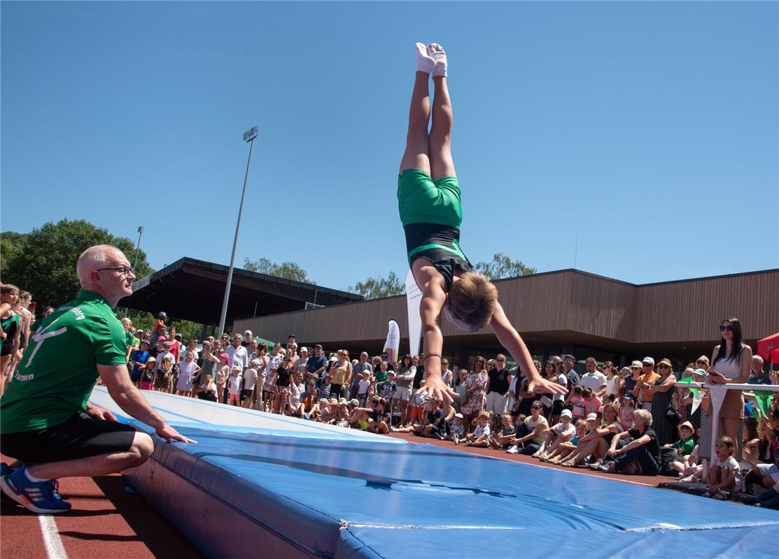 Herrenberg, VfL Center, Eröffnungstag, Show-Vorführungen,  Turnverein,  GB-Foto:...