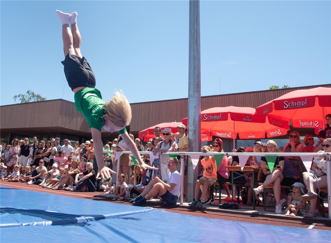 Herrenberg, VfL Center, Eröffnungstag, Show-Vorführungen,  Turnverein,  GB-Foto:...