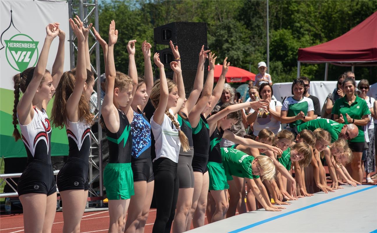 Herrenberg, VfL Center, Eröffnungstag, Show-Vorführungen,  Turnverein,  GB-Foto:...