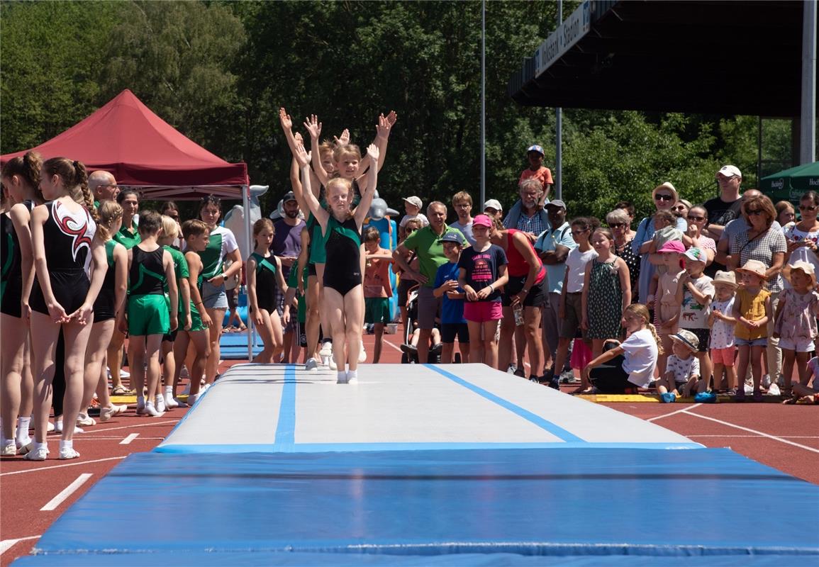 Herrenberg, VfL Center, Eröffnungstag, Show-Vorführungen,  Turnverein,  GB-Foto:...