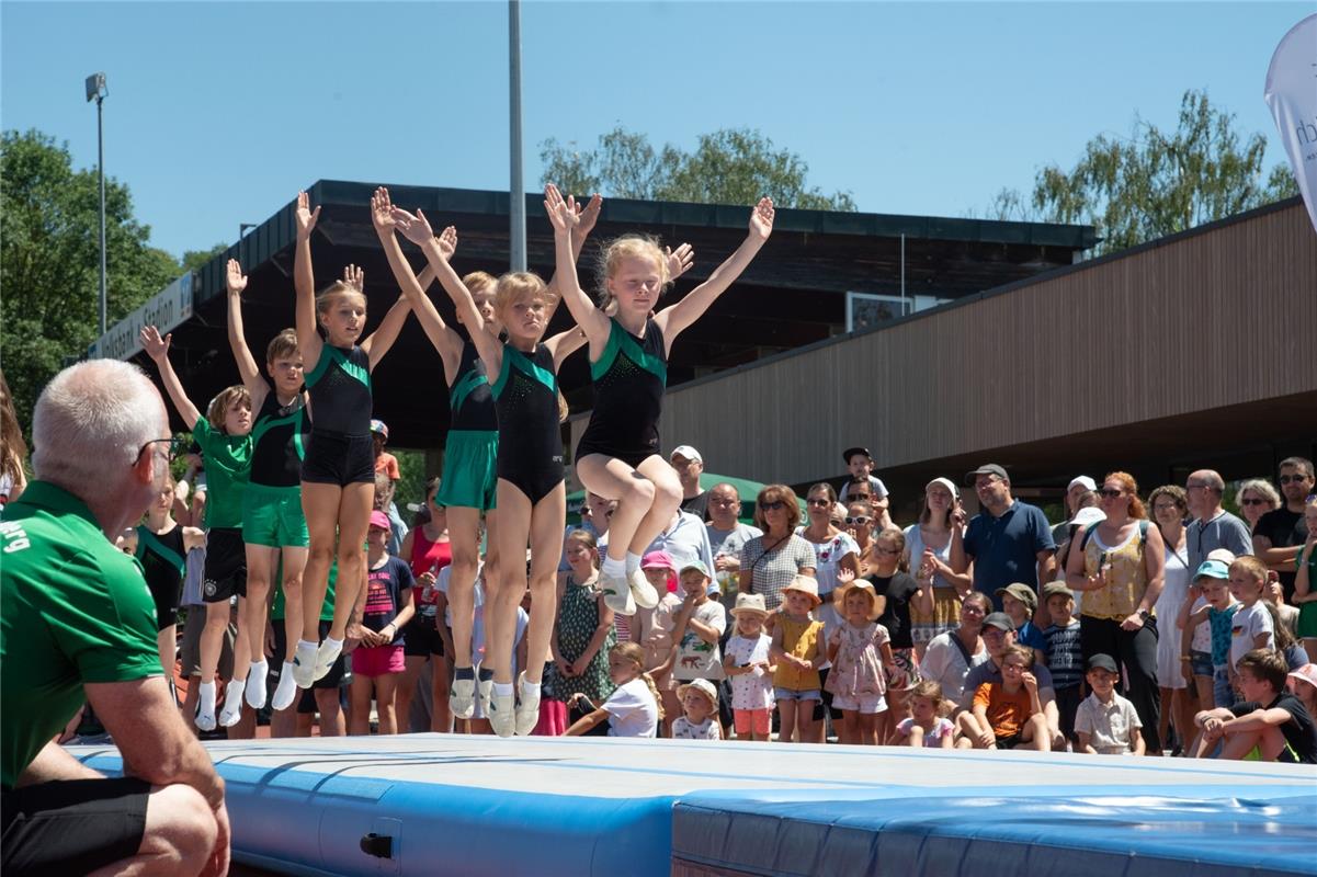 Herrenberg, VfL Center, Eröffnungstag, Show-Vorführungen,  Turnverein,  GB-Foto:...