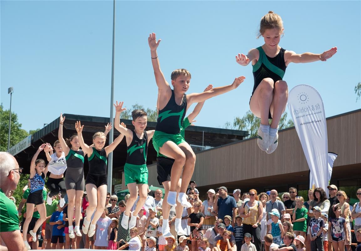 Herrenberg, VfL Center, Eröffnungstag, Show-Vorführungen,  Turnverein,  GB-Foto:...