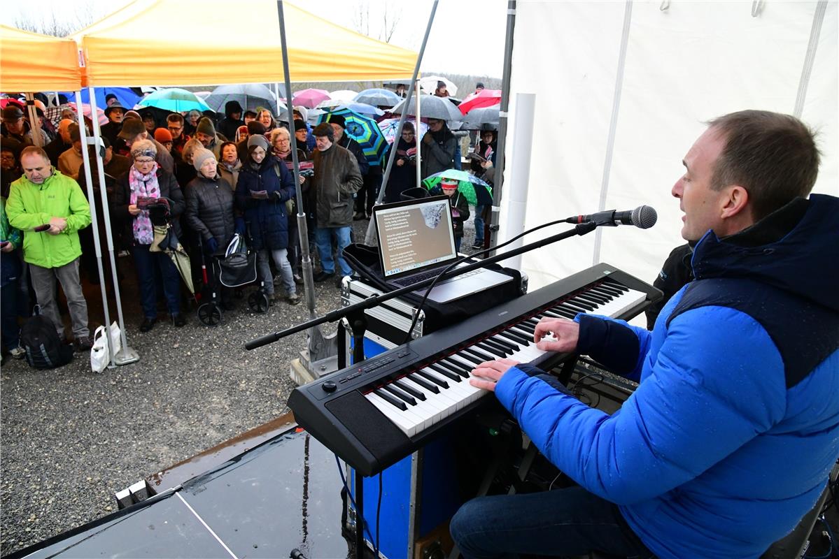 Herrenberg Weihnachtsliedersingen rund um den Schönbuchturm mit Patrick Bopp / F...