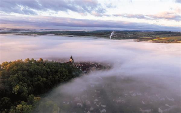 Herrenberg erwacht im Nebel (aufgenommen von Alexander Harnisch aus Nufringen)