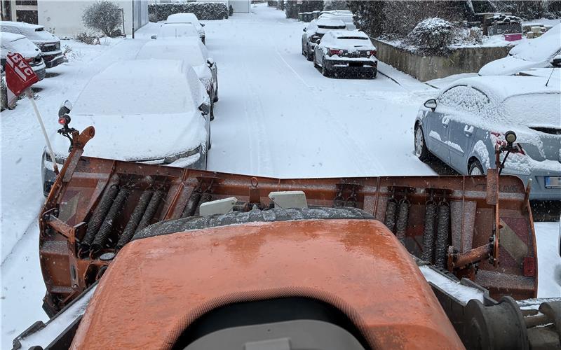 Hier gibt es kein Durchkommen für das Räumfahrzeug. GB-Foto: gb