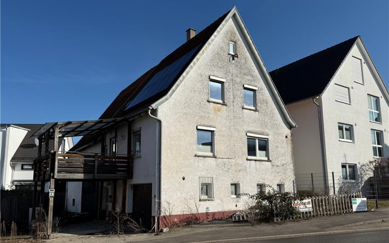Hier soll ein Mehrfamilienhaus mit sechs Wohneinheiten entstehen. GB-Foto: Holzapfel
