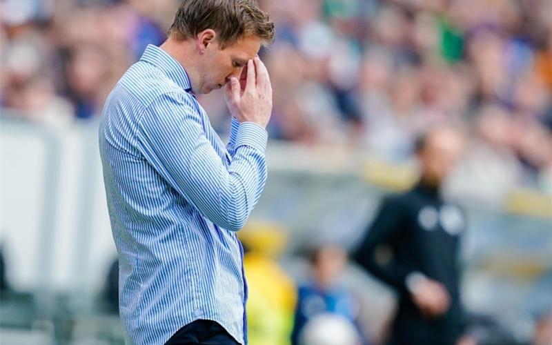 Hoffenheims Trainer Julian Nagelsmann war nach der Niederlage gegen Bremen bedient. Foto: Uwe Anspach