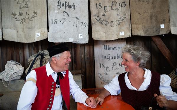 Humor ist alles (Heinrich und Susanne Pfeiffer aus Kayh) GB-Foto: Schmidt