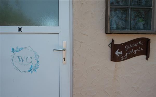 Humor ist wichtiger denn je – Spaß muss sein (gesehen in Nufringen bei den Kleintierzüchtern) GB-Foto: Schmidt