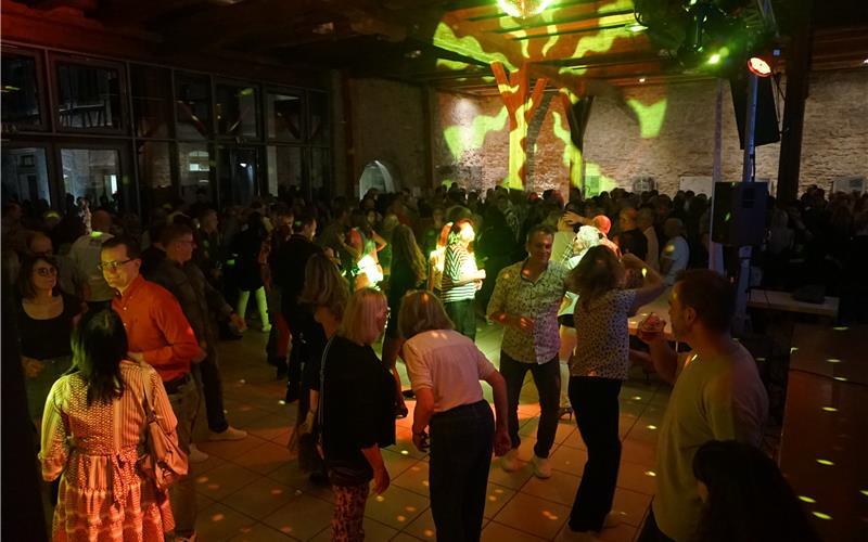 Hunderte tanzten zu Schlagern in die Nacht