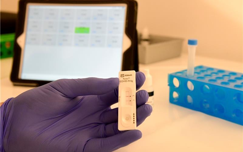 Schnelltests für Lehrer und Kita-Personal vor Ort Im Corona Schnelltestzentrum in Herrenberg läuft der Betrieb seit geraumer ZeitGB-Foto: Holom