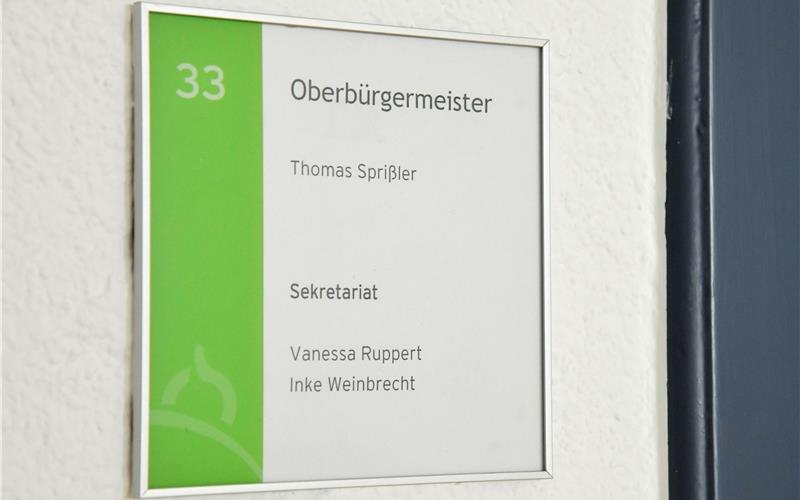 Im Februar 2024 wird das Büro des Herrenberger Oberbürgermeisters frei. Kandidaten können sich nun bewerben. GB-Foto: Holom