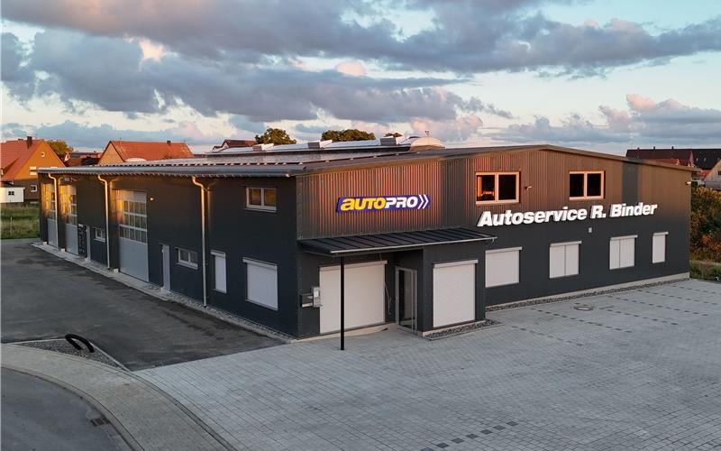 Im Gewerbegebiet Ankental-West eröffnet der Autoservice R. Binder eine neue moderne Werkstatt. Am Samstag wird der Umzug gebührend gefeiert. GB-Foto: Binder