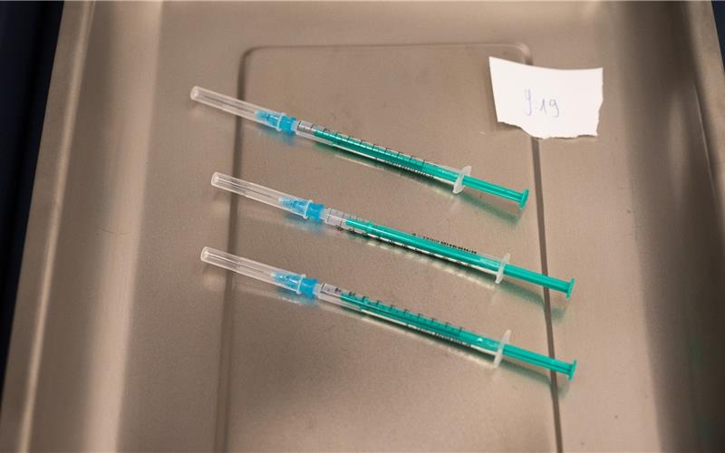 Im Impfzentrum in der Messe Sindelfingen liegen die Spritzen bereitGB-Foto (Archiv): Schmidt