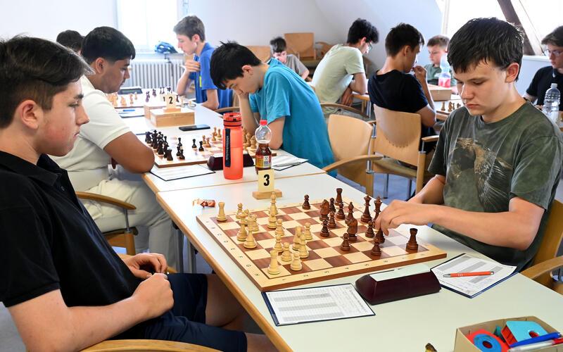 Im Klosterhof galt es am Samstag, den richtigen Schachzug zu finden. GB-Foto: Holom