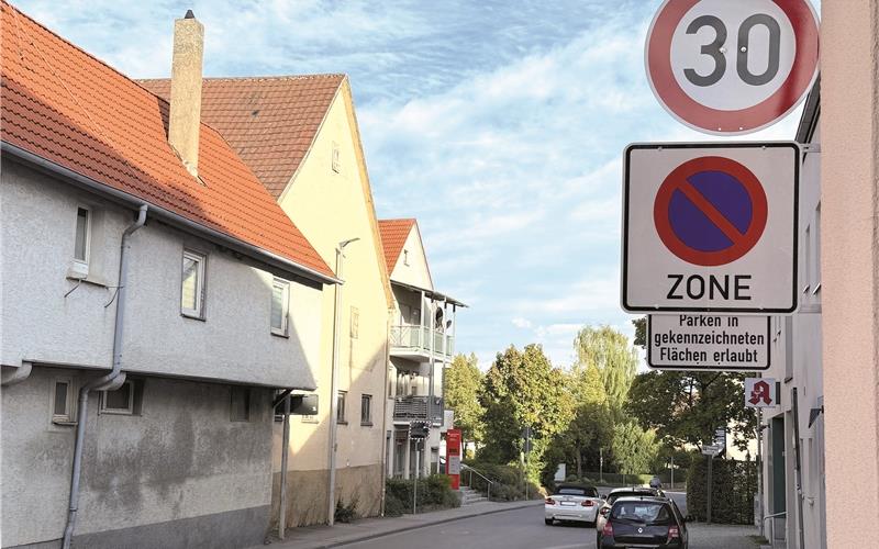 Im Mötzinger Gemeinderat wurde jetzt das neue Parkierungskonzept in der Bondorfer Straße vorgestellt. GB-Foto: Priestersbach