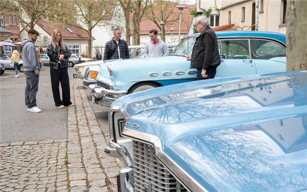 Im Unteren Graben ließen sich am gestrigen Sonntag Oldtimer bewundern. GB-Foto: Vecsey