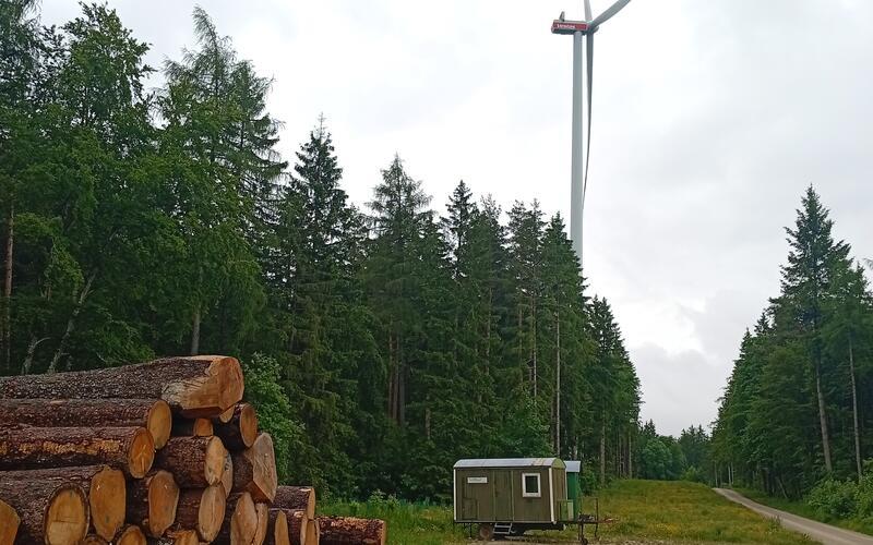 Im Wald errichtet: Ein Windrad im Windpark bei Immendingen.GB-Foto (Archiv): gb