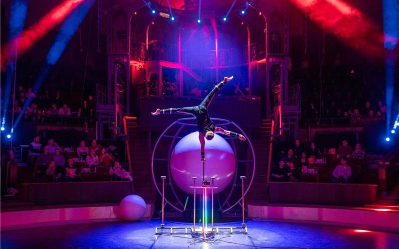 „Gäubote“-Adventskalender: Manege frei
auf dem Flugfeld Im Weihnachtscircus auf dem Flugfeld ist viel Artistik angesagt. GB-Foto: gb