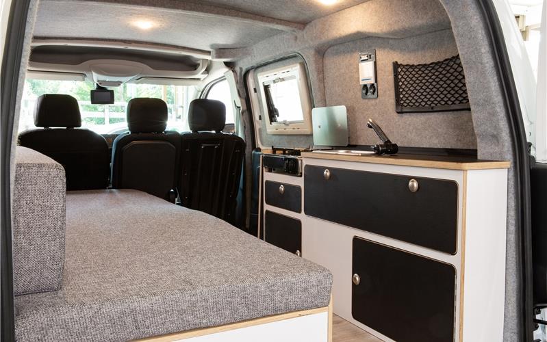 Großzügiger Innenraum und kompaktes Äußeres Im neuen Peugeot lässt sich kochen und schlafen