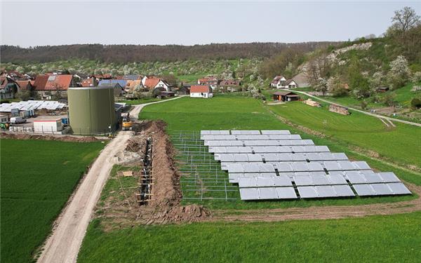 In Breitenholz versorgt das Bioenergiedorf bereits die Hälfte aller Haushalte mit erneuerbarer Wärme. GB-Foto (Archiv): Schmidt