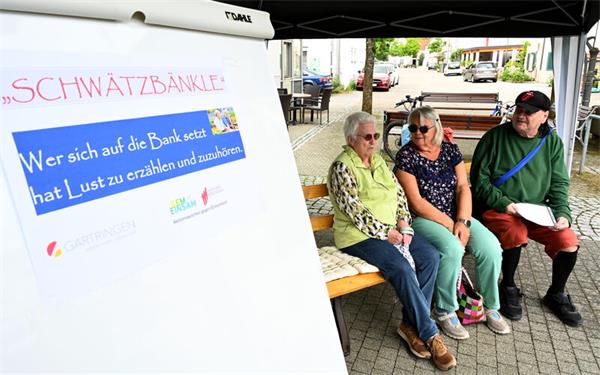 In Gärtringen gibt es beim Samariterstift bereits ein Schwätzbänkle, auch in Rohrau werden nun weitere Sitzgelegenheiten angestrebt, vom Schwätz- bis hin zum Lernbänkle. GB-Foto (Archiv): Holom