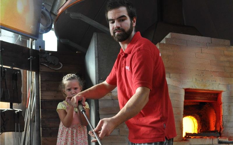 „Gäubote“-Familientour: Faszination in Glas in der Dorotheenhütte Wolfach In Wolfach zeigt sich die Kunst der Glasproduktion GB-Foto (Archiv): Dorotheenhütte