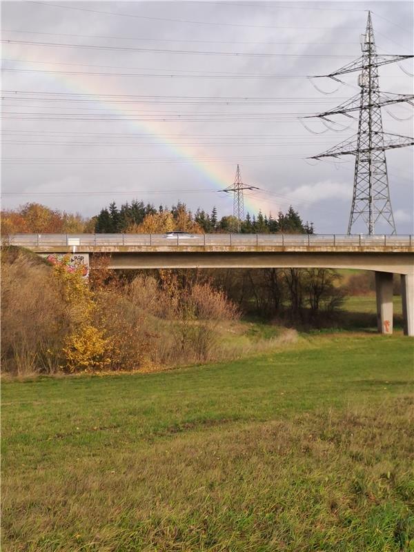 In der Bibel ist der Regenbogen ein Zeichen, dass Er gestern, heute und in Zukun...