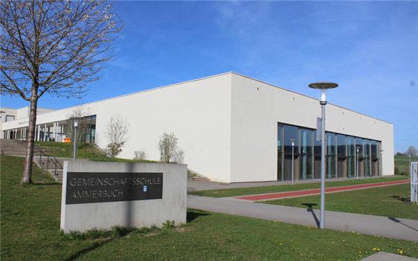 In der Sporthalle der Entringer Gemeinschaftsschule kommen alle sieben Bewerber zusammen. GB-Foto: Wolf-Ulrich Schnurr