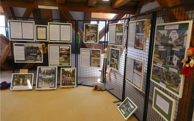„Kindertante Emma“ als stehender Begriff In der Zehntscheuer bietet die Ausstellung Einblicke in ein Jahrhundert an Kinderbetreuung im Ort. GB-Fotos: gb