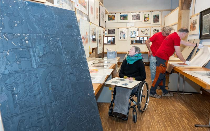 In der Zehntscheuer fanden die Werke von Werner Borsdorf neue Besitzer. GB-Foto: Vecsey