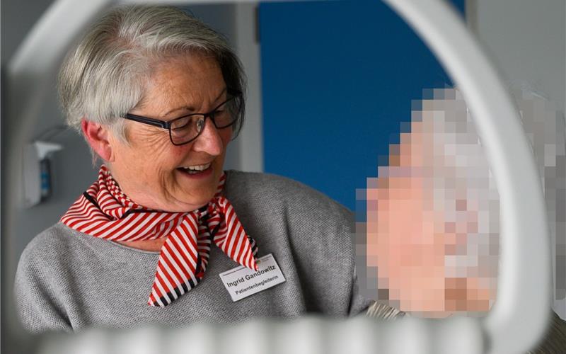 Ingrid Gandowitz ist seit fast zwei Jahren Patientenbegleiterin im Herrenberger Krankenhaus: „Oft erhält man mehrzurück, als man gibt“ GB-Foto (Archiv): Schmidt