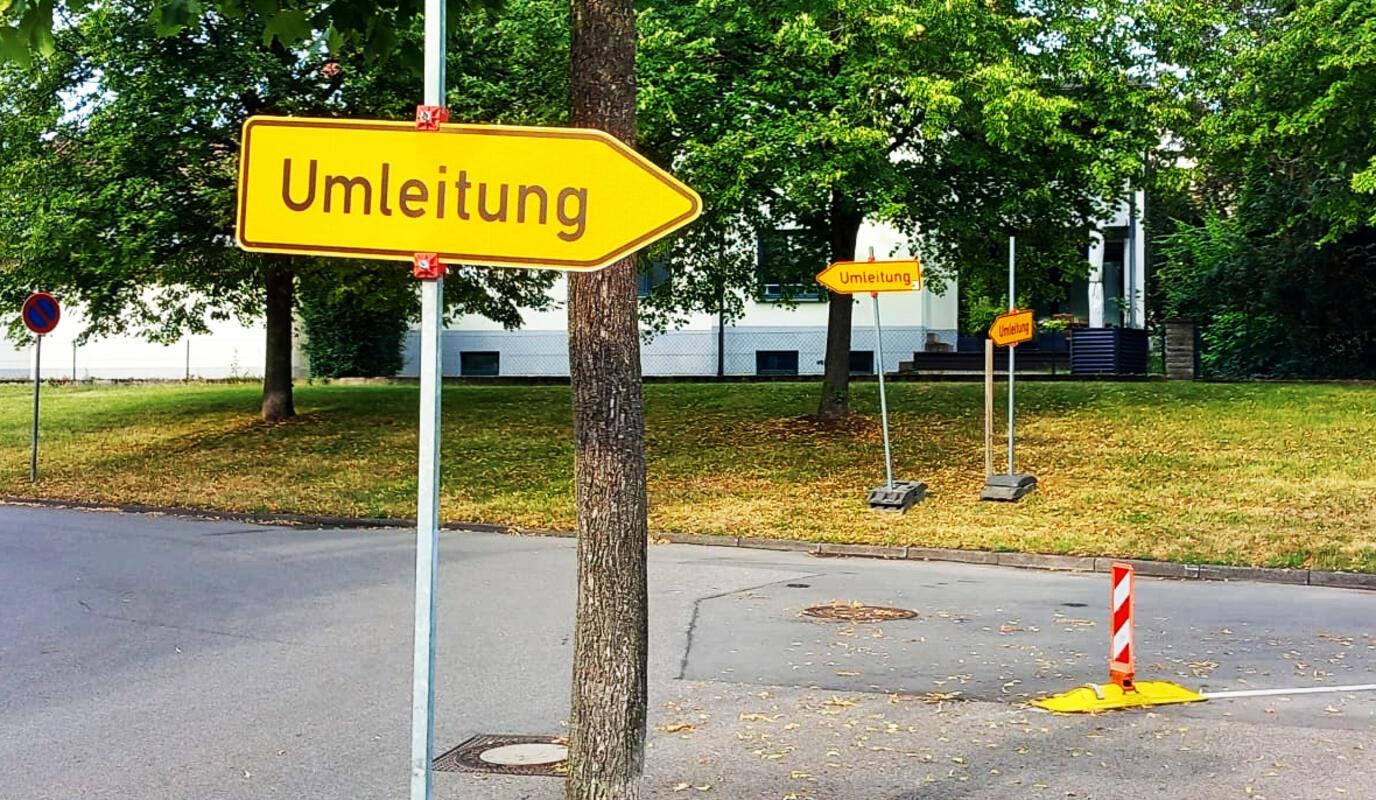 "Ist die Umleitung einer Umleitung eine Abkürzung?" Geschlagene drei Umleitungss...