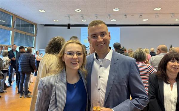 Jan-Benedikt Thoma (auf dem Bild mit seiner Frau Carlotta) wird Nachfolger von Matthias Schöck. GB-Foto: Denu