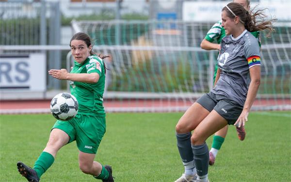 Jana Lennartz (links) war die überragende Spielerin auf Herrenberger Seite. GB-Foto: Vecsey