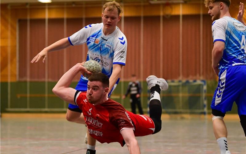 Janne Böhm: Im Tiefflug Richtung nächstes Tor. GB-Foto: Eibner/Schueller