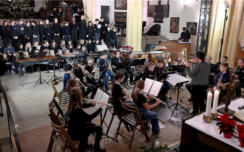 Jede Menge Teilnehmer versammelte der Schickhardt-Chor zu seinem Konzert in der Stiftskirche. GB-Foto: Holom