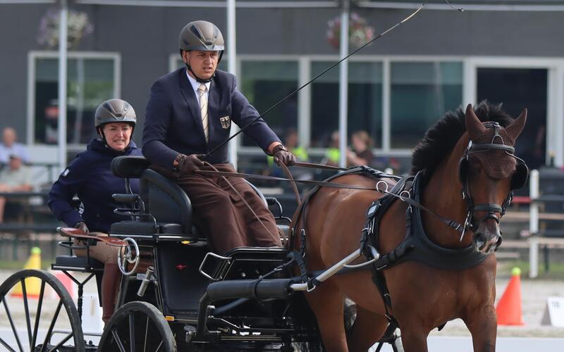 Jens Motteler mit Beifahrerin Sabrina Kiefer. GB-Foto: Häusler