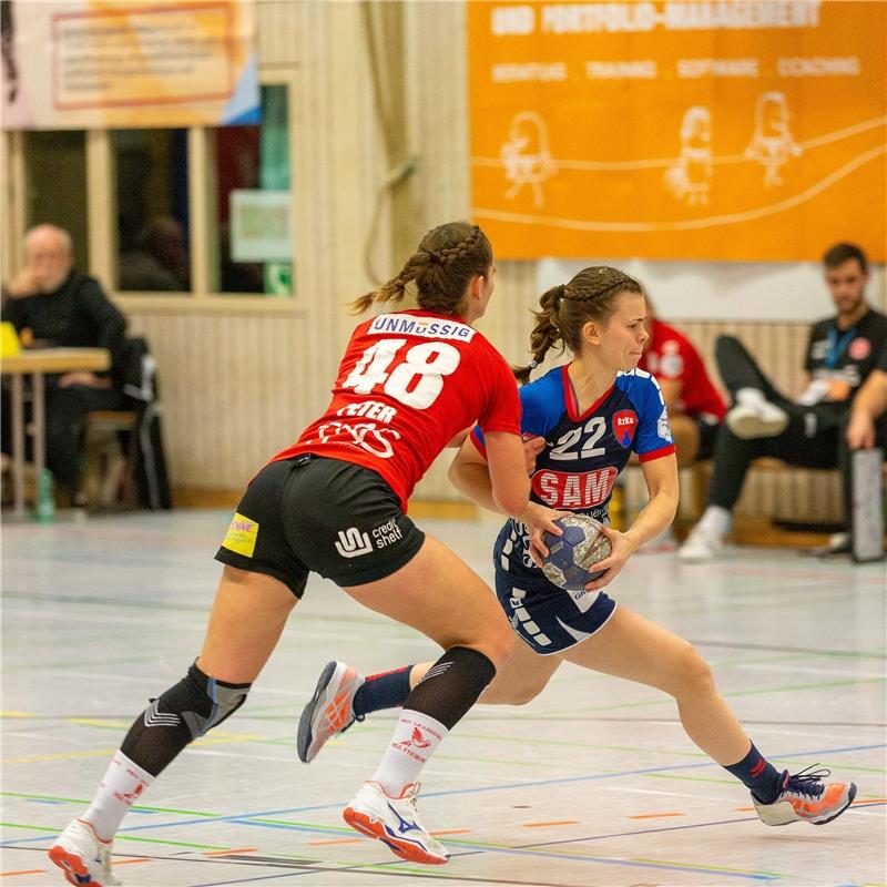 Jessica Peter (HSG Freiburg #48) und Marie-Christine Beddies (SG H2Ku Herrenberg...