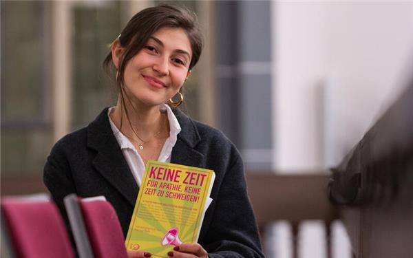 Joëlle Lewitan kommt in die Spitalkirche, um Einblicke in jüdisches Leben zu vermitteln – und um zu warnen. GB-Foto: Vecsey