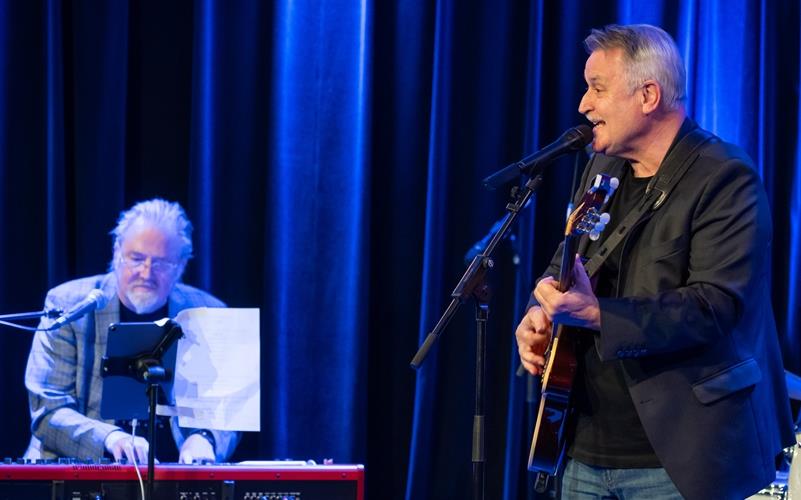 Jubiläum im Herrenberger Mauerwerk: Martin Johnson (links) trifft hier Ernst Mantel. GB-Foto: Vecsey