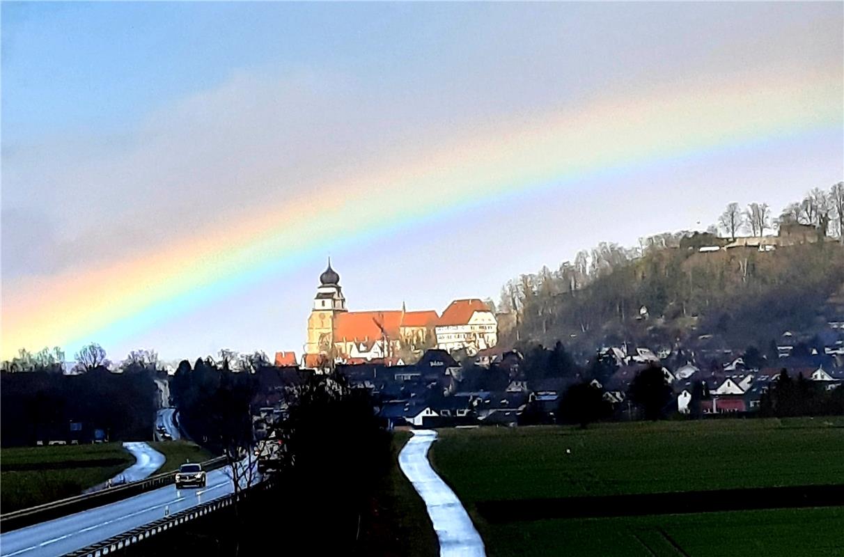 Jürgen Schilling  hat diesen Regenbogen über der Herrenberger Stiftkirche am 12....