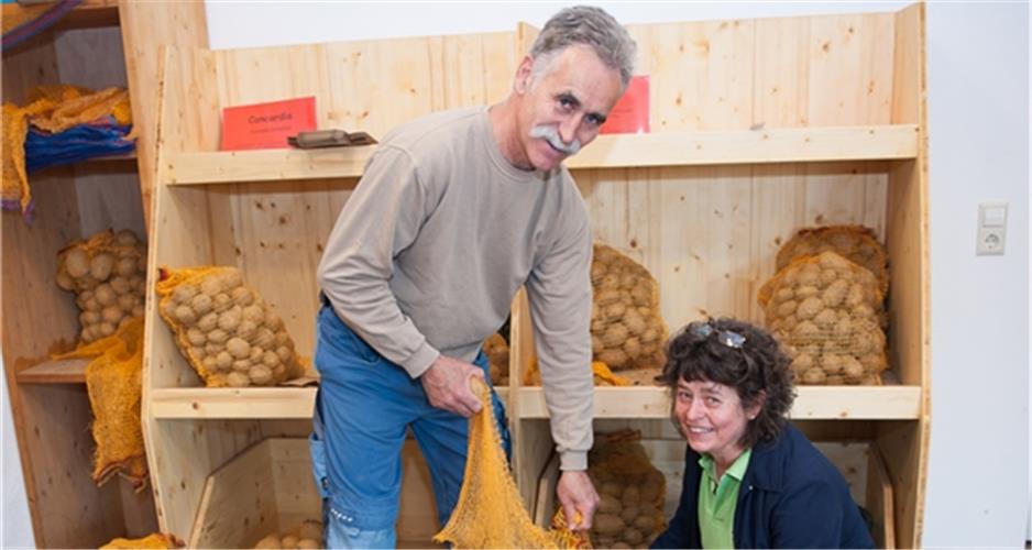 Karl-Heinz undEleni Egelerkönnen ab Mitte2019 ihreKartoffeln alsBioland-WareverkaufenGB-Foto: Schmidt