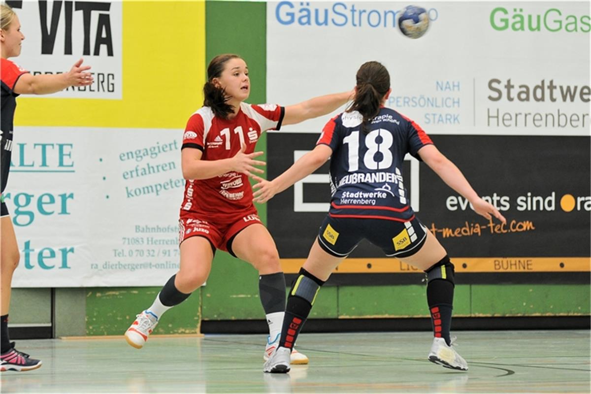 Katarina Pavloic (BSV Sachsen Zwickau #11) gegen Lea Neubrander (SG H2Ku Herrenb...