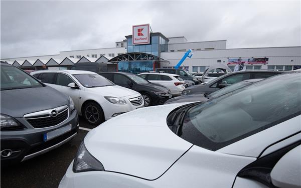 Kaufland und die bestehenden Geschäfte genießen Bestandsschutz, doch Erweiterungen sind künftig nicht mehr möglich. GB-Foto: Vecsey